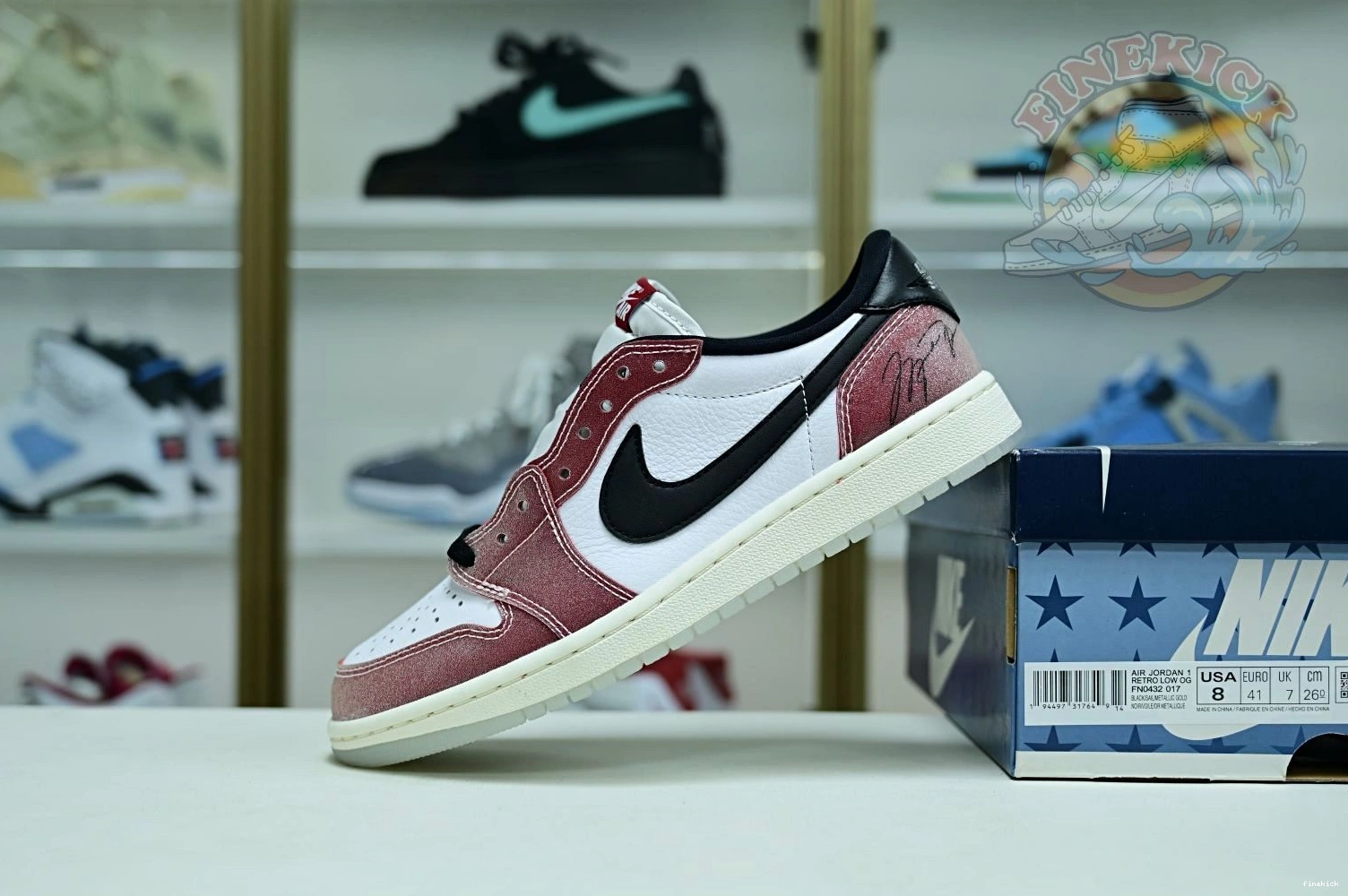 Jordan1 Room Jordan OG Trophy Low x Air 0129